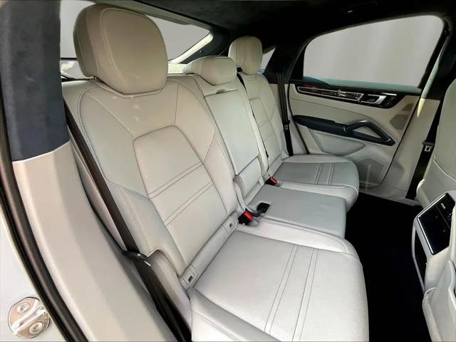 2022 Porsche Cayenne GTS