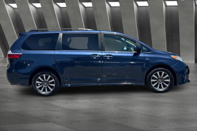 2019 Toyota Sienna XLE 7 Passenger