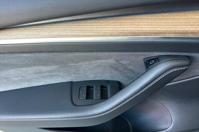 2022 Tesla Model 3 Rear-Wheel Drive