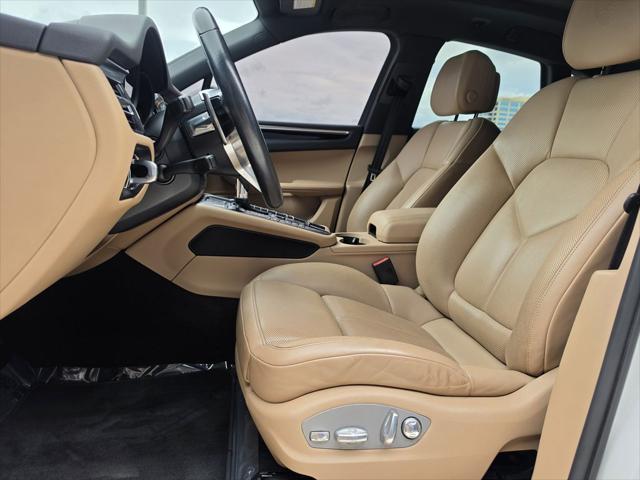 2020 Porsche Macan Unknown