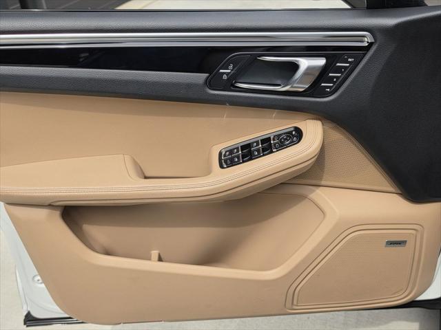 2020 Porsche Macan Unknown