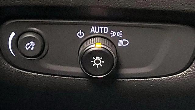 2023 Chevrolet Traverse FWD LT Leather
