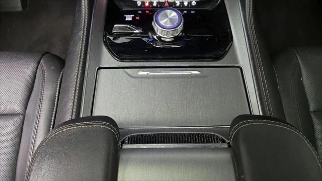 2023 Jeep Wagoneer Series II Carbide 4x4