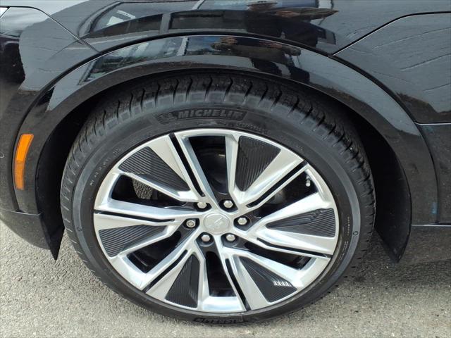 2025 Cadillac iQ Luxury 3 RWD