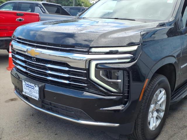 2025 Chevrolet Suburban 4WD LT
