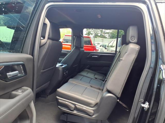 2025 Chevrolet Suburban 4WD LT