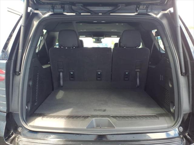 2025 Chevrolet Suburban 4WD LT