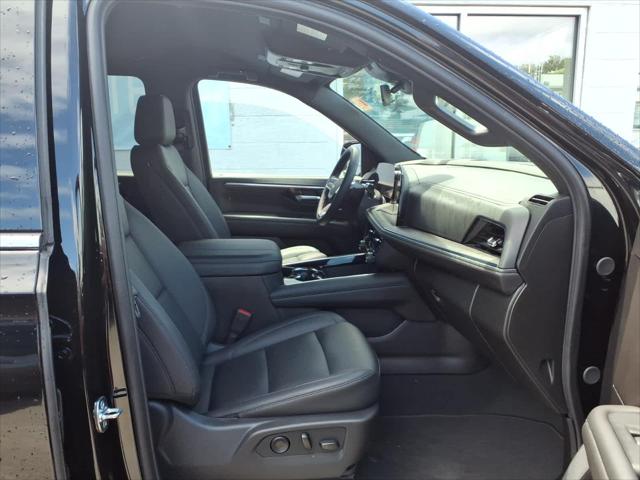 2025 Chevrolet Suburban 4WD LT