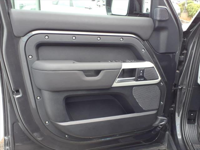 2024 Land Rover Defender 110 P300