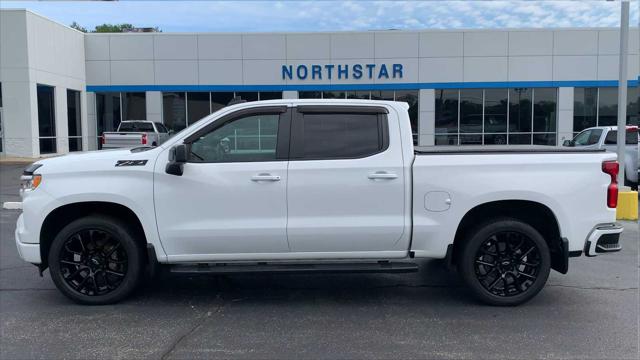2022 Chevrolet Silverado 1500 4WD Crew Cab Short Bed RST
