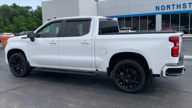 2022 Chevrolet Silverado 1500 4WD Crew Cab Short Bed RST