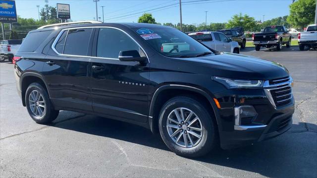 2023 Chevrolet Traverse AWD LT Cloth
