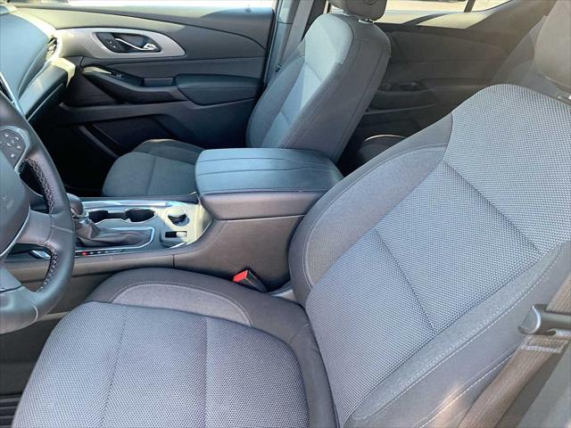 2023 Chevrolet Traverse AWD LT Cloth