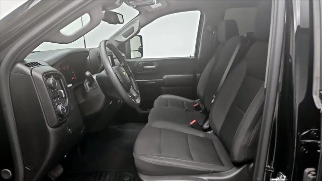 2025 Chevrolet Silverado 2500HD 4WD Crew Cab Standard Bed Custom