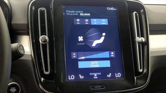 2022 Volvo XC40 T5 Momentum