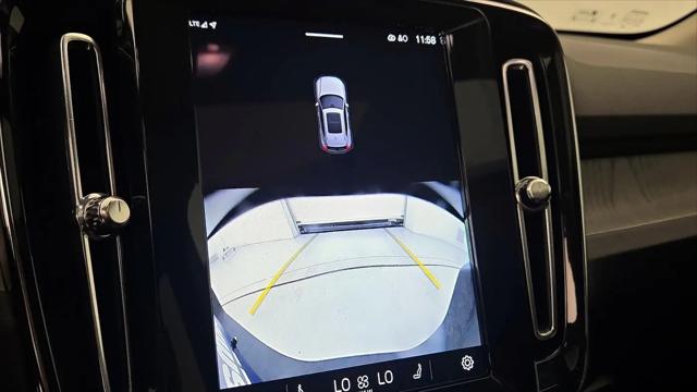 2025 Volvo XC40 B5 Plus Bright Theme