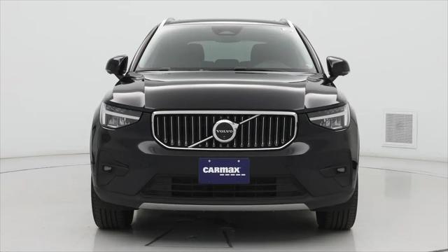 2025 Volvo XC40 B5 Plus Bright Theme