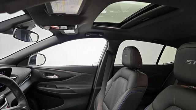 2025 Buick NV Sport Touring FWD