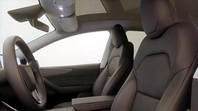 2026 Tesla Model Y Premium Rear-Wheel Drive