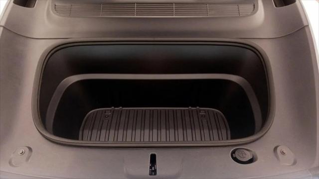 2026 Tesla Model Y Premium Rear-Wheel Drive