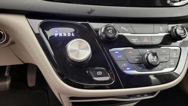 2017 Chrysler Pacifica Touring-L