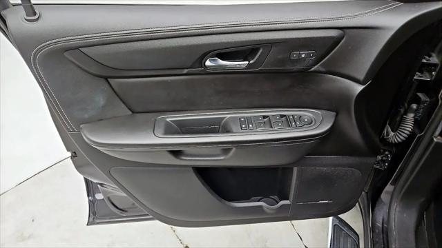 2017 Chevrolet Traverse 2LT