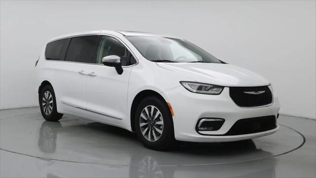 2023 Chrysler Pacifica Hybrid Limited for sale in Gilbert, AZ