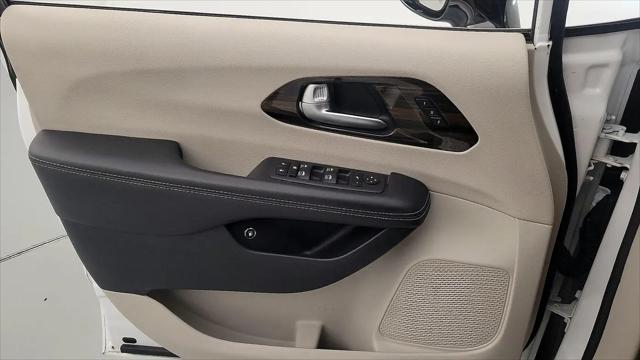 2023 Chrysler Pacifica Hybrid Limited