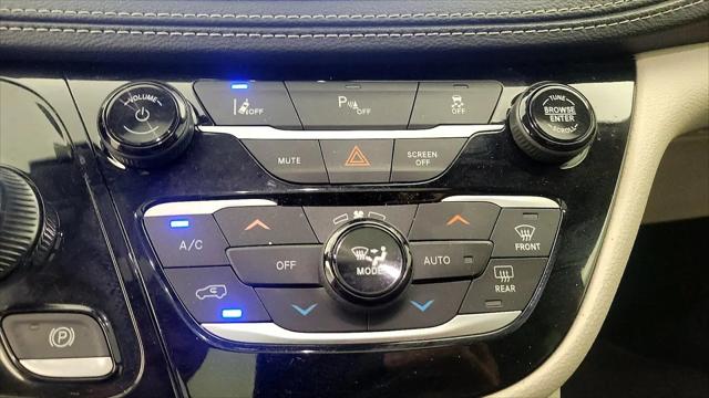2023 Chrysler Pacifica Hybrid Limited