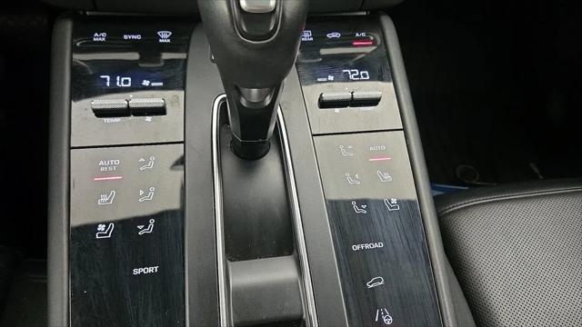 2023 Porsche Macan T