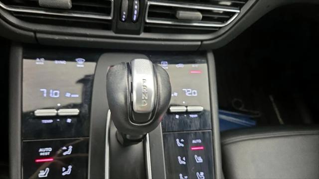 2023 Porsche Macan T