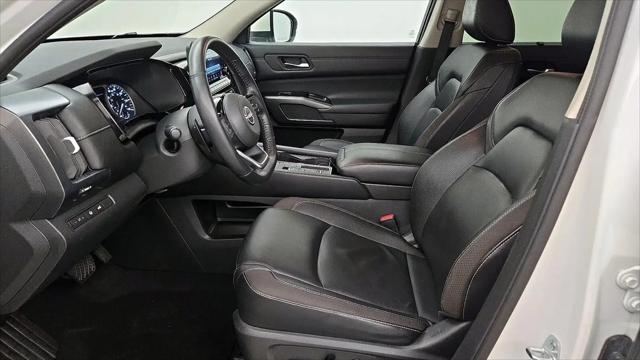 2023 Nissan Pathfinder SL FWD