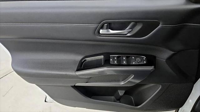 2023 Nissan Pathfinder SL FWD