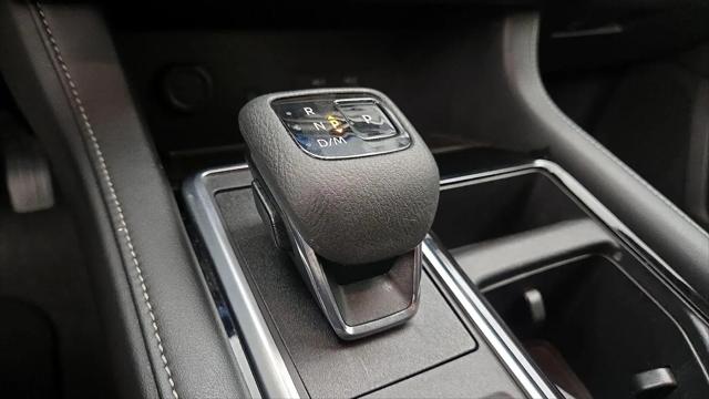 2023 Nissan Pathfinder SL FWD