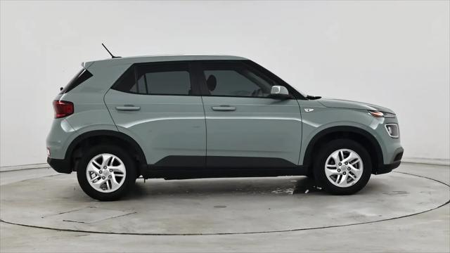 2025 Hyundai Venue SE