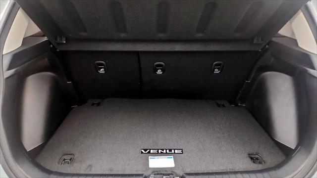 2025 Hyundai Venue SE