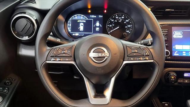 2022 Nissan Kicks SV Xtronic CVT