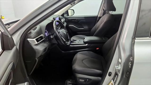 2024 Toyota Highlander LE
