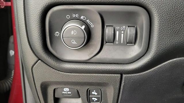 2019 Ram 1500 Big Horn/Lone Star Crew Cab 4x4 5'7" Box