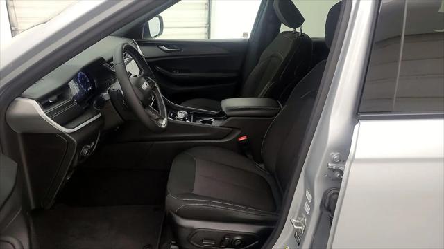 2024 Jeep Grand Cherokee L Laredo X 4x2