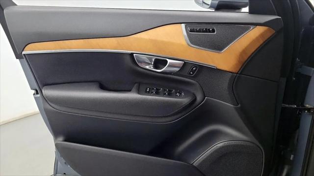 2021 Volvo XC90 T6 Momentum 7 Passenger