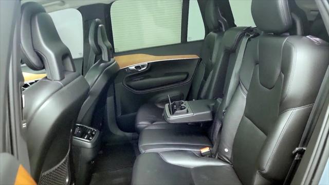 2021 Volvo XC90 T6 Momentum 7 Passenger