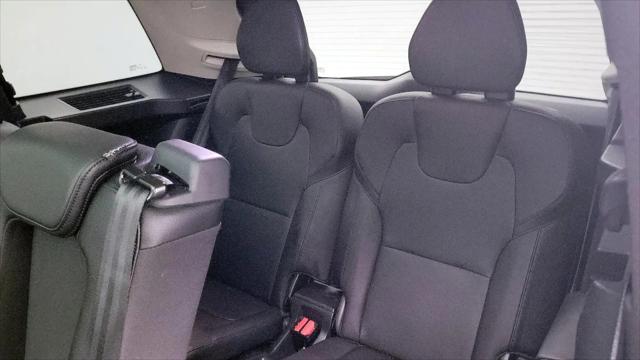 2021 Volvo XC90 T6 Momentum 7 Passenger