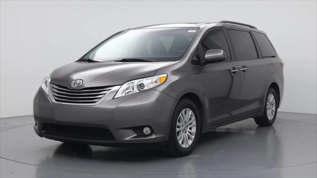 2017 Toyota Sienna XLE 8 Passenger