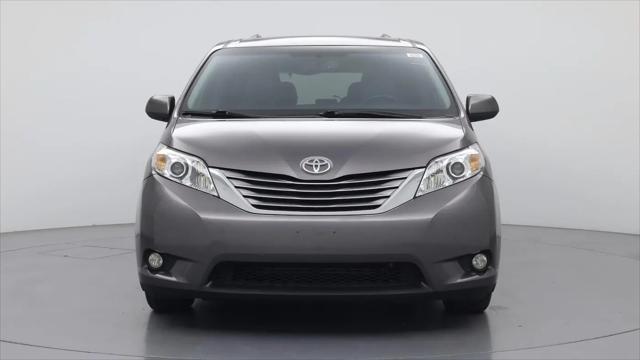 2017 Toyota Sienna XLE 8 Passenger