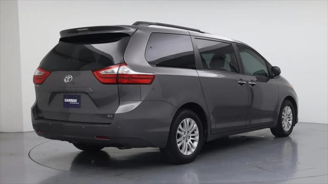 2017 Toyota Sienna XLE 8 Passenger