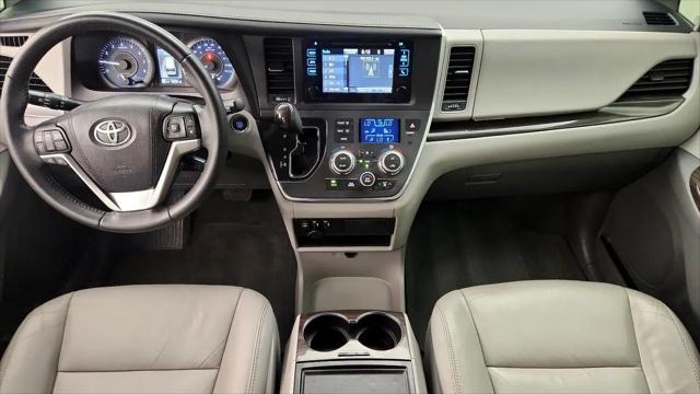 2017 Toyota Sienna XLE 8 Passenger