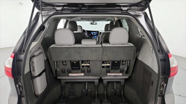 2017 Toyota Sienna XLE 8 Passenger