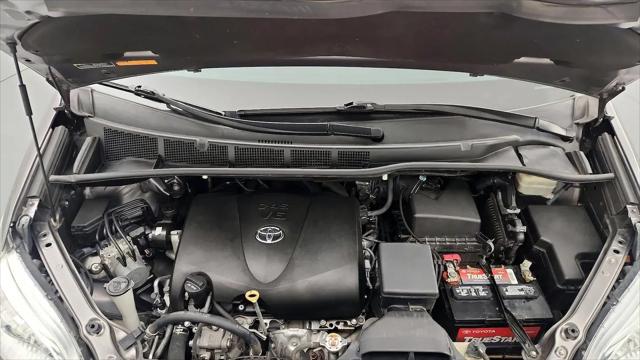 2017 Toyota Sienna XLE 8 Passenger