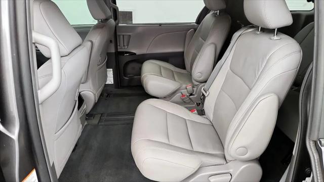 2017 Toyota Sienna XLE 8 Passenger